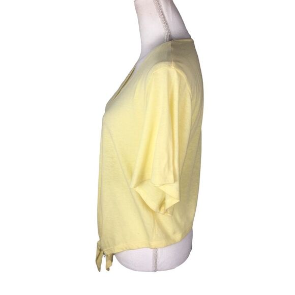 NWT Yellow V Neck Tie Front Shirt Size Small Lightweight - Picture 4 of 8